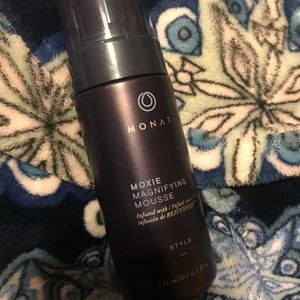 Monat Moxie Magnifying Mousse